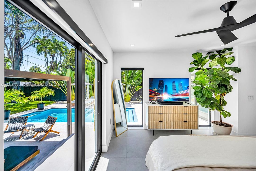 For Sale: $2,490,000 (4 beds, 4 baths, 2019 Square Feet)
