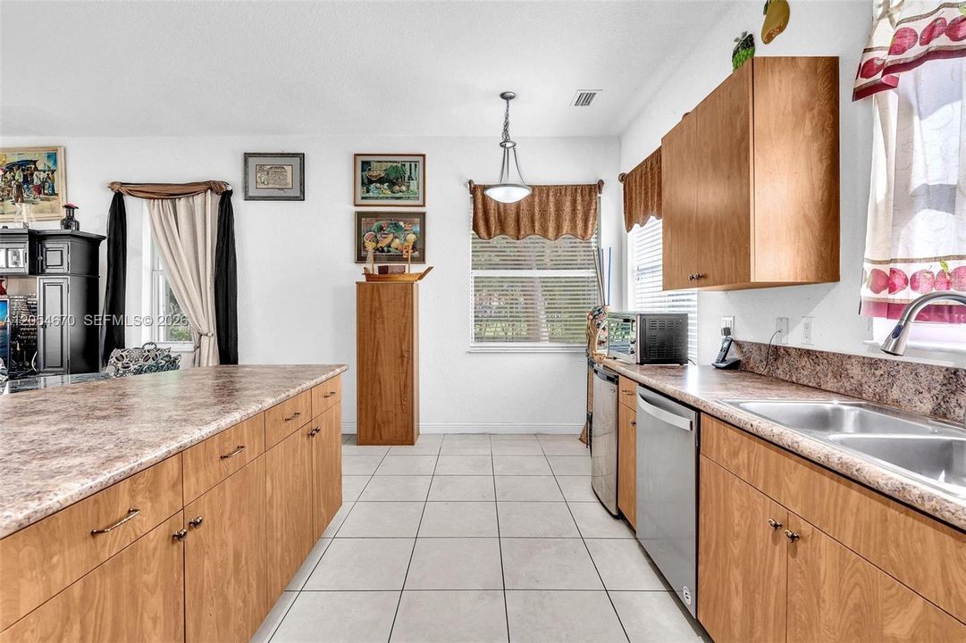For Rent: $5,000 (4 beds, 3 baths, 2878 Square Feet)
