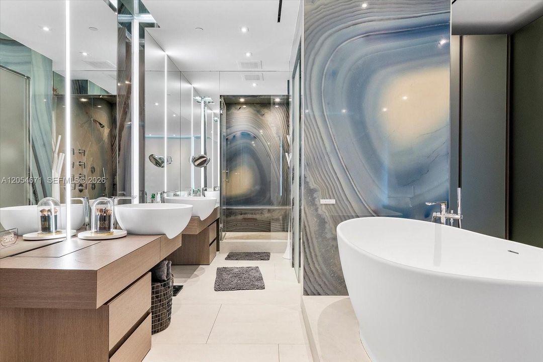 For Sale: $2,990,000 (2 beds, 2 baths, 2300 Square Feet)