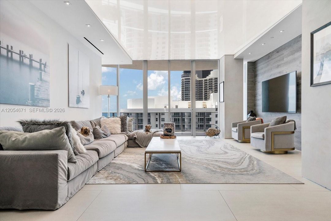 For Sale: $2,990,000 (2 beds, 2 baths, 2300 Square Feet)