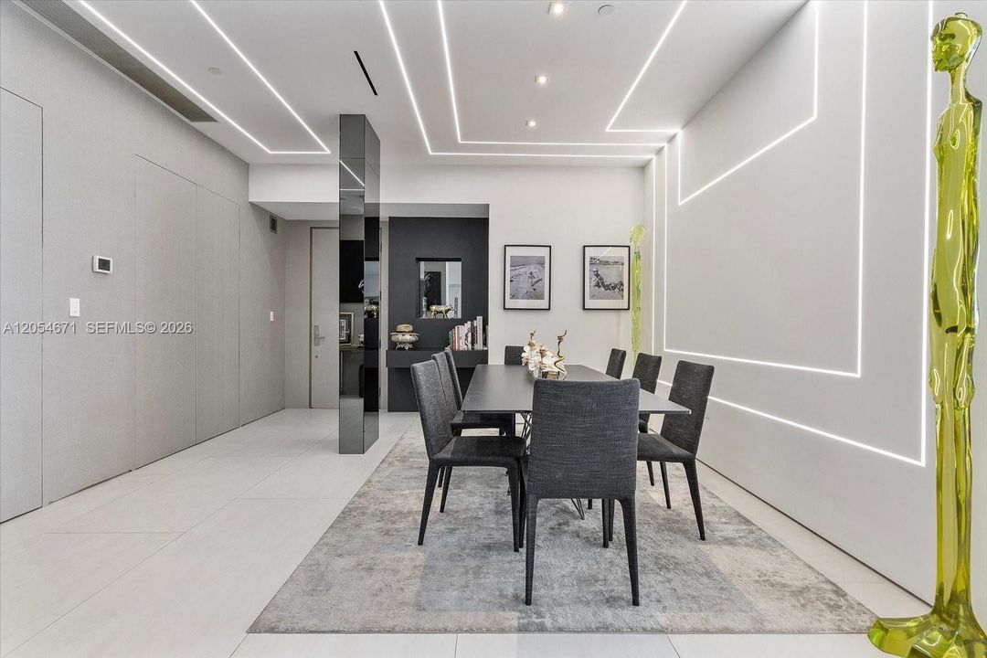 For Sale: $2,990,000 (2 beds, 2 baths, 2300 Square Feet)