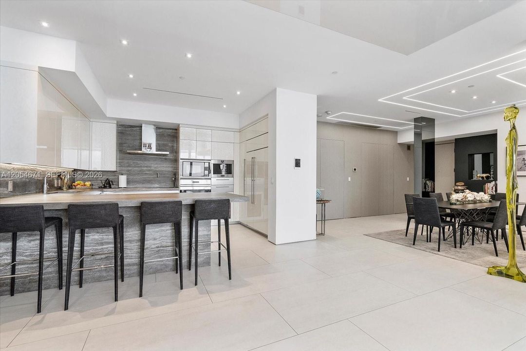 For Sale: $2,990,000 (2 beds, 2 baths, 2300 Square Feet)