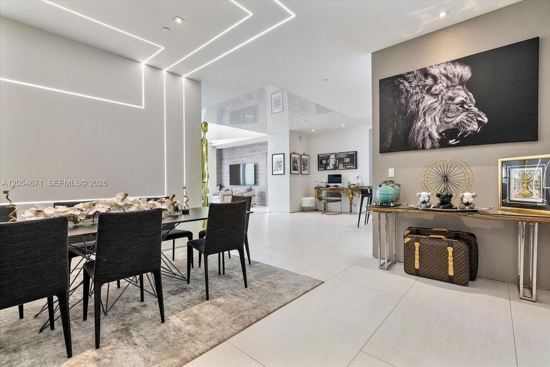 For Sale: $2,990,000 (2 beds, 2 baths, 2300 Square Feet)