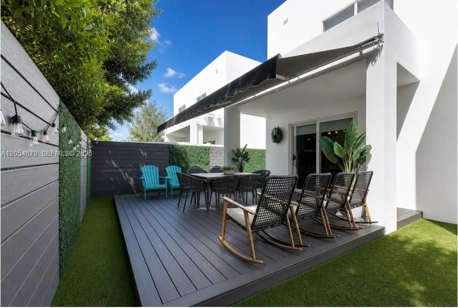 For Sale: $1,300,000 (5 beds, 4 baths, 2402 Square Feet)