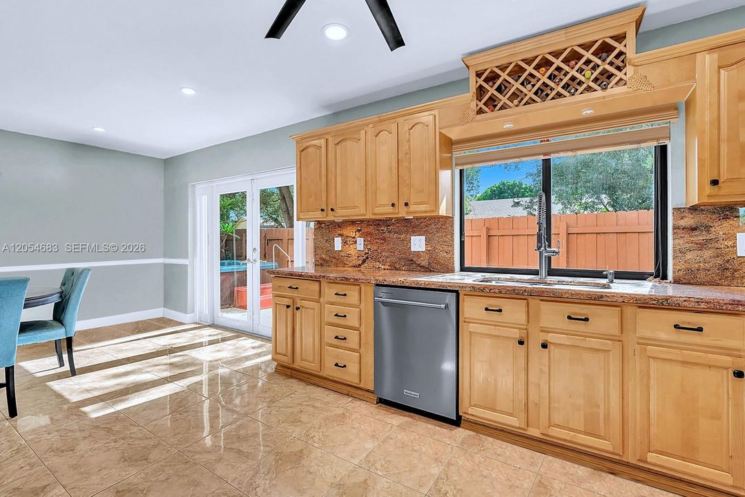 En Venta: $798,000 (4 camas, 3 baños, 2134 Pies cuadrados)