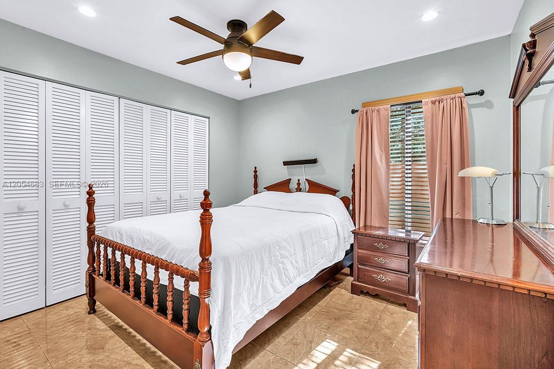 En Venta: $798,000 (4 camas, 3 baños, 2134 Pies cuadrados)