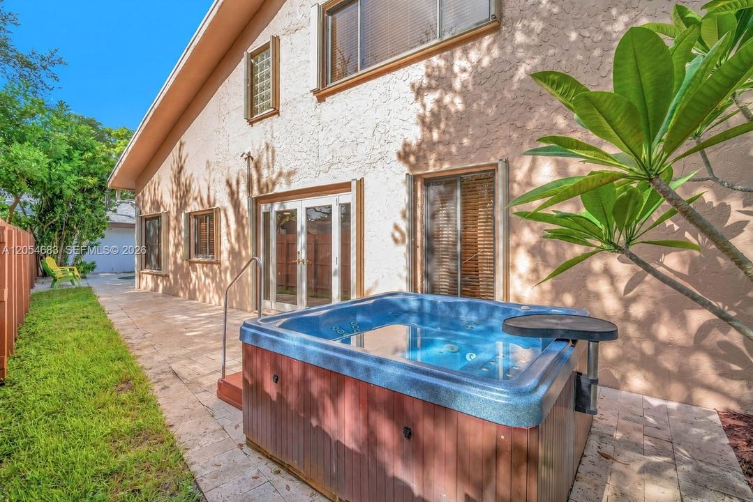 En Venta: $798,000 (4 camas, 3 baños, 2134 Pies cuadrados)