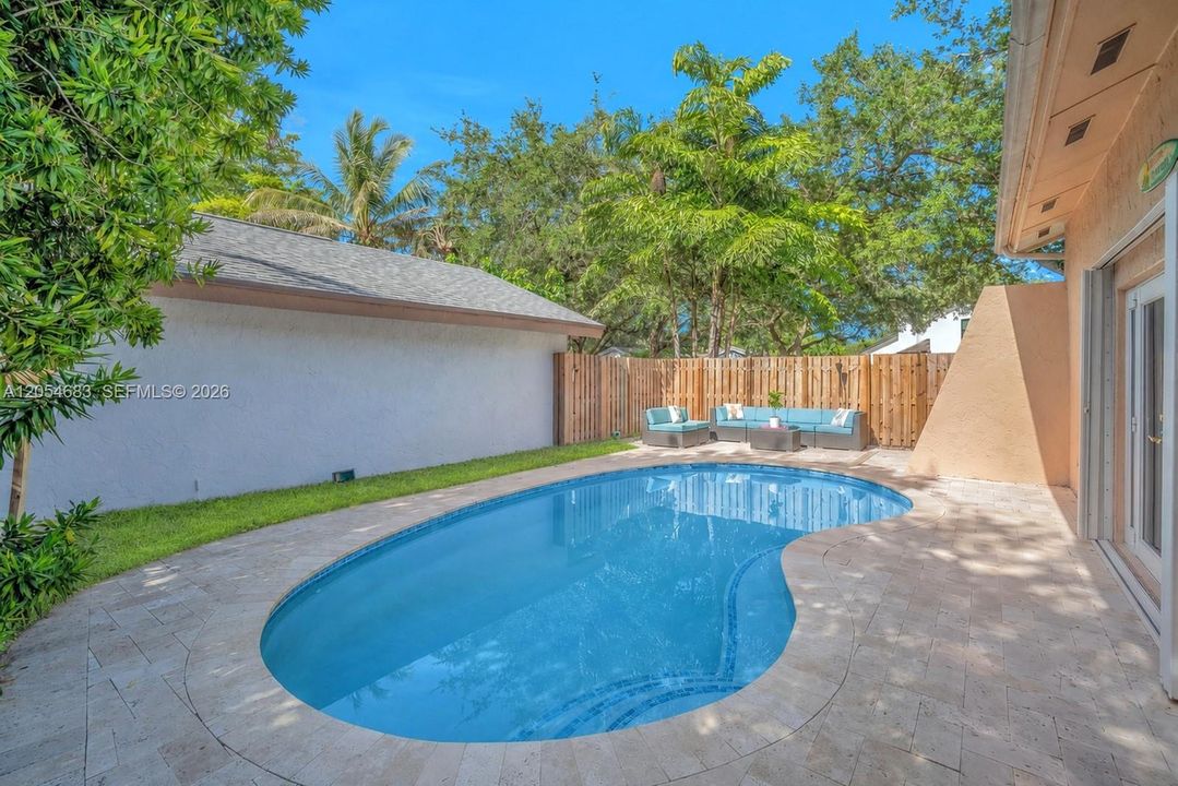 En Venta: $798,000 (4 camas, 3 baños, 2134 Pies cuadrados)