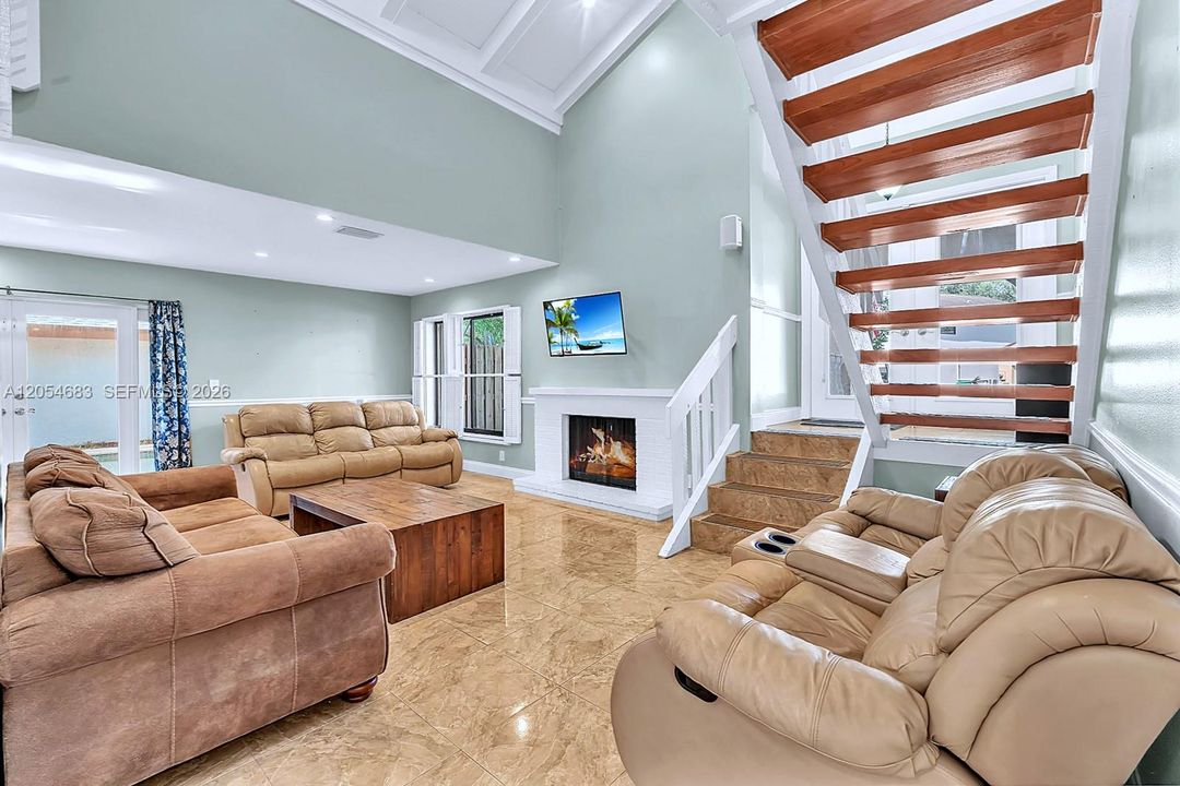 En Venta: $798,000 (4 camas, 3 baños, 2134 Pies cuadrados)