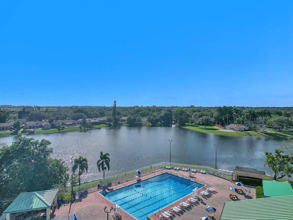 En Venta: $798,000 (4 camas, 3 baños, 2134 Pies cuadrados)