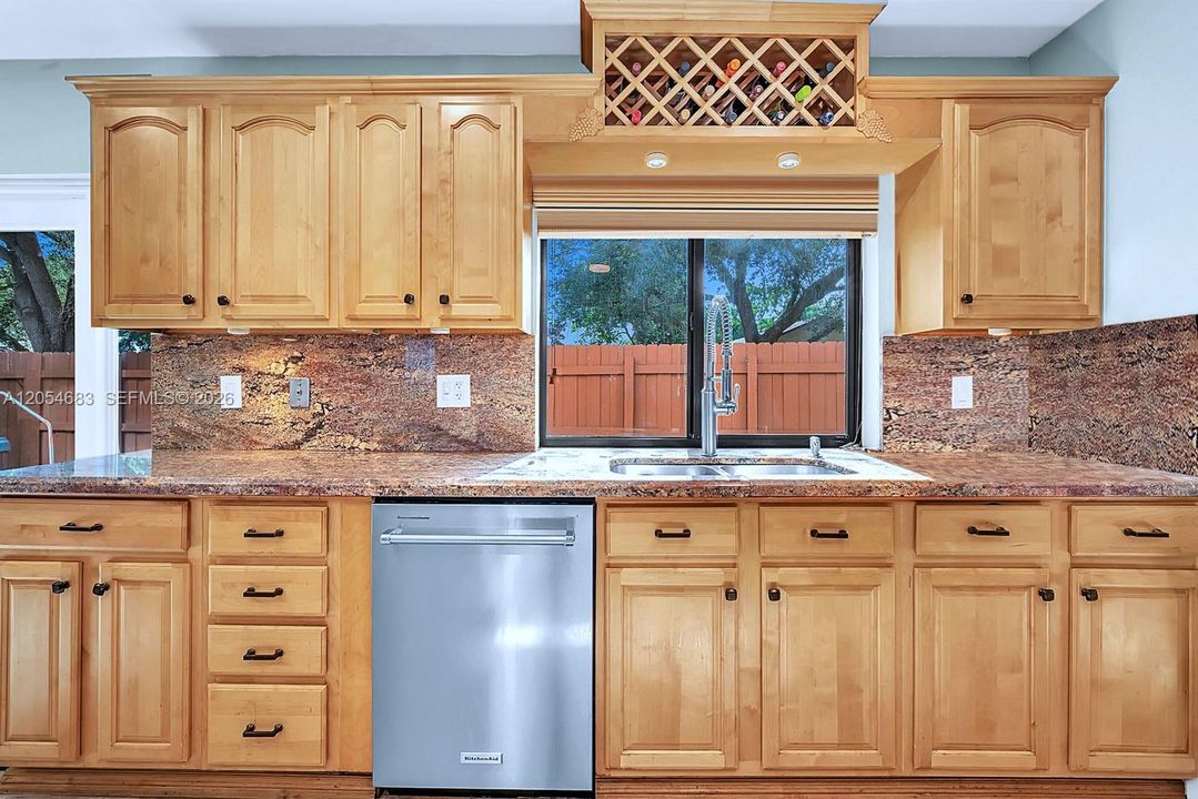 En Venta: $798,000 (4 camas, 3 baños, 2134 Pies cuadrados)