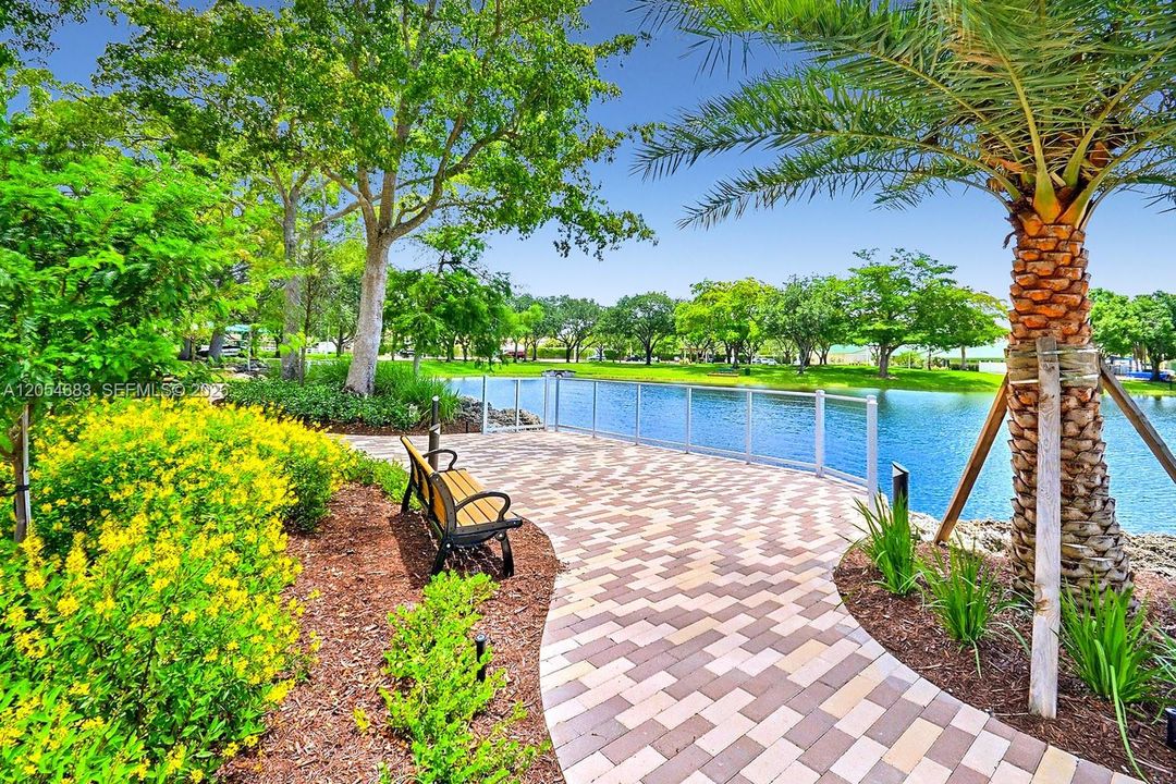 En Venta: $798,000 (4 camas, 3 baños, 2134 Pies cuadrados)