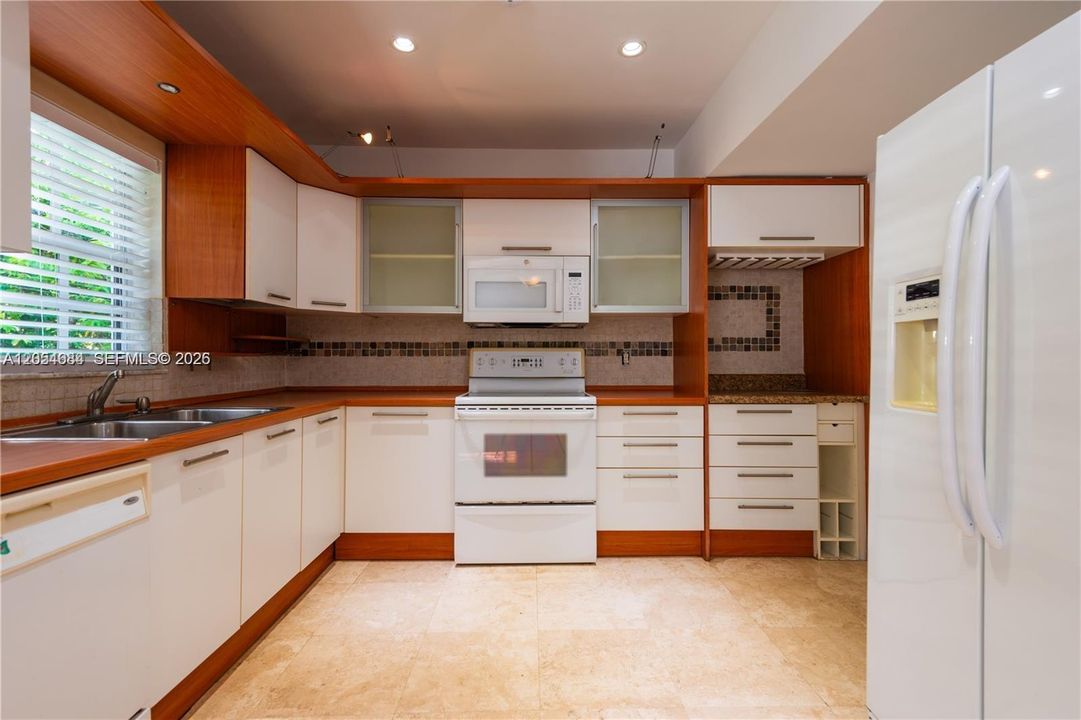 En Renta: $4,350 (2 camas, 2 baños, 901 Pies cuadrados)