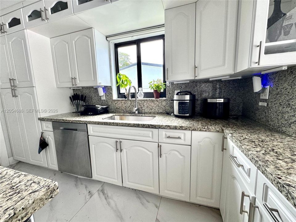 В аренду: $5,700 (3 спален, 2 ванн, 1578 Квадратных фут)