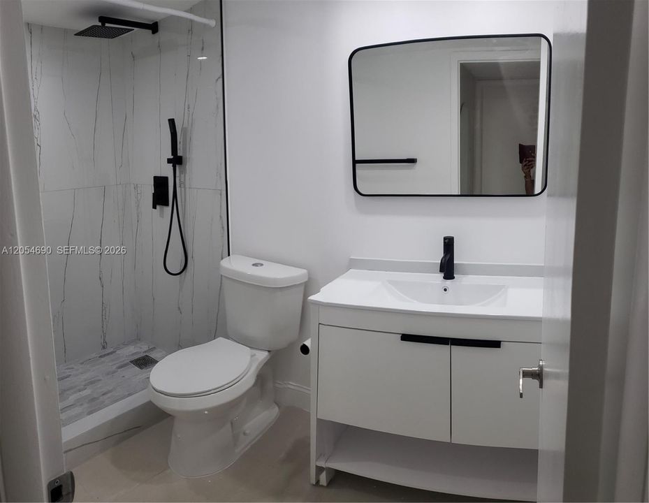 For Rent: $1,900 (1 beds, 1 baths, 756 Square Feet)