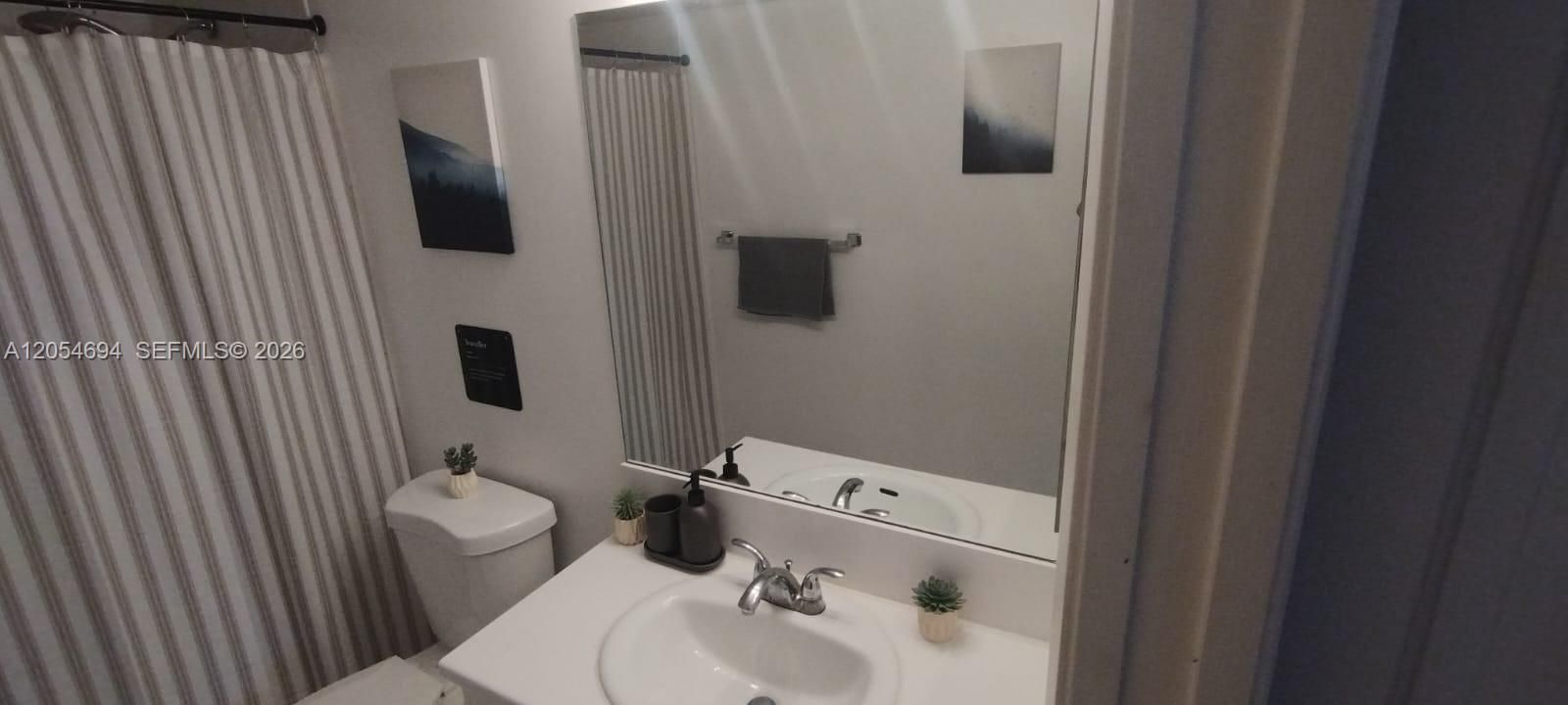 На продажу: $299,000 (2 спален, 2 ванн, 1036 Квадратных фут)