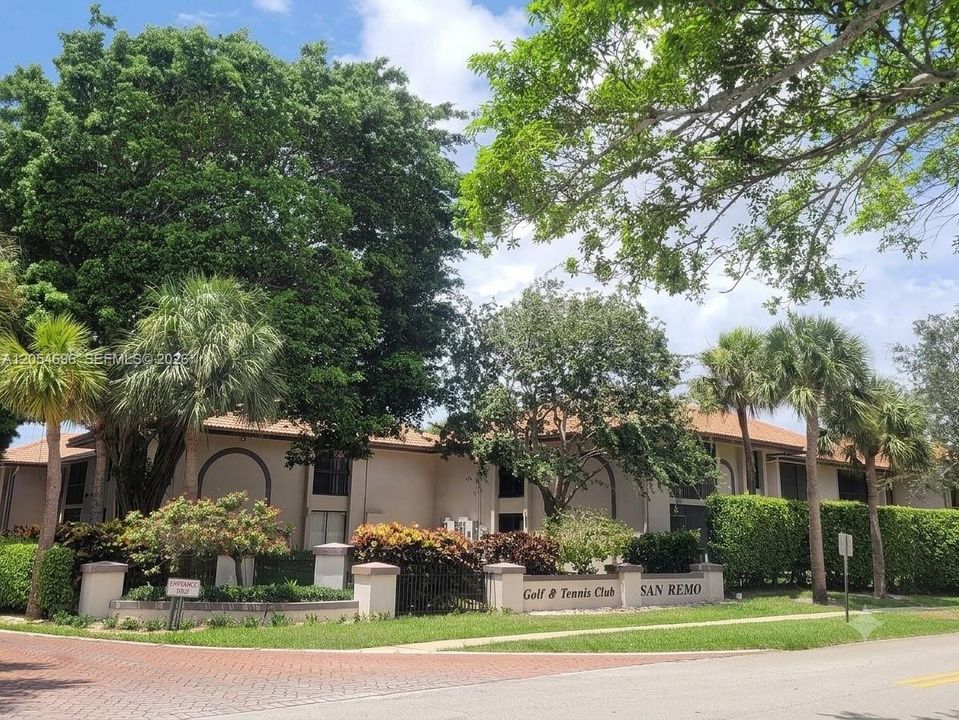 For Rent: $2,900 (2 beds, 2 baths, 1200 Square Feet)