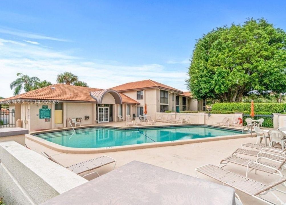 For Rent: $2,900 (2 beds, 2 baths, 1200 Square Feet)