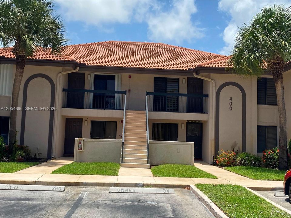 For Rent: $2,900 (2 beds, 2 baths, 1200 Square Feet)