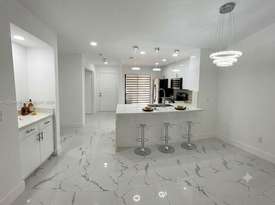For Rent: $2,900 (2 beds, 2 baths, 1200 Square Feet)