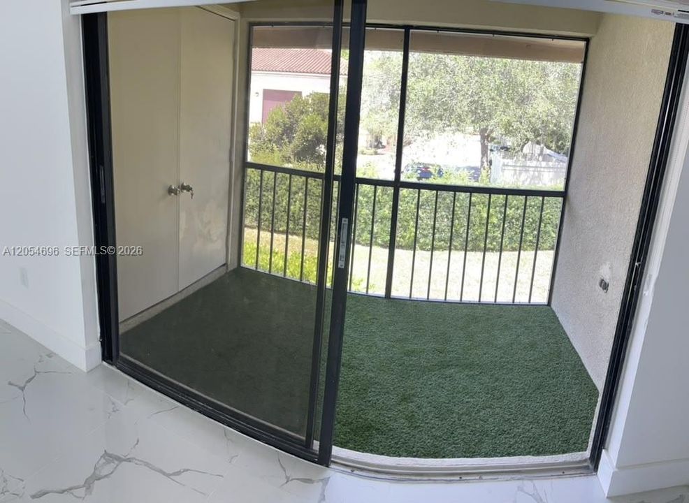 For Rent: $2,900 (2 beds, 2 baths, 1200 Square Feet)