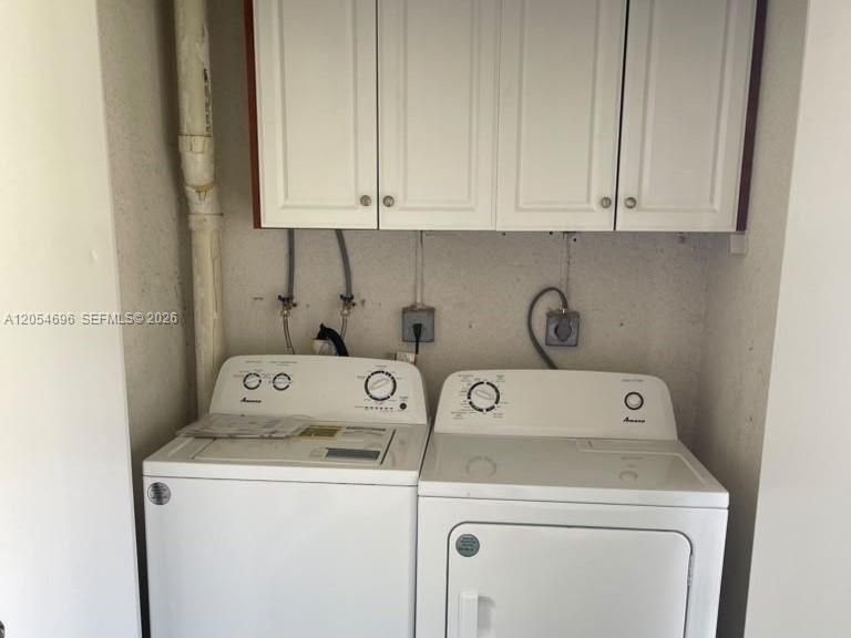 For Rent: $2,900 (2 beds, 2 baths, 1200 Square Feet)