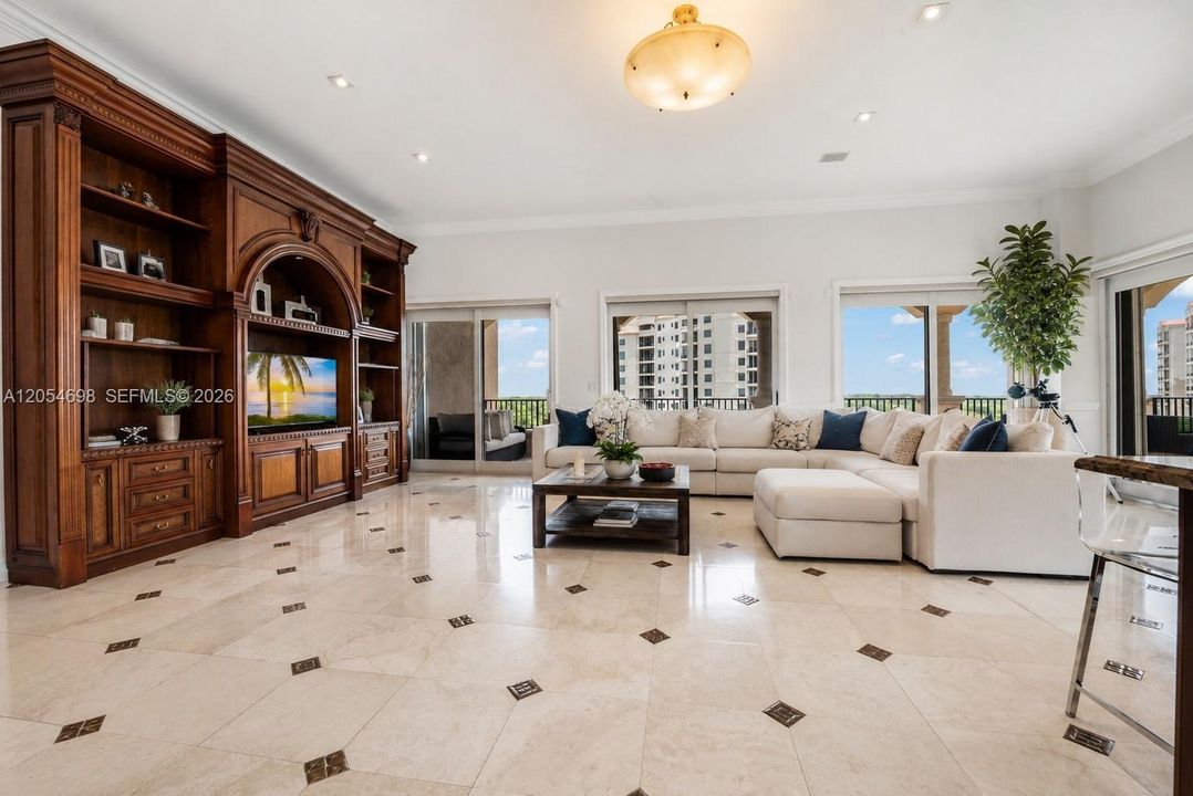 En Renta: $12,500 (3 camas, 3 baños, 3190 Pies cuadrados)