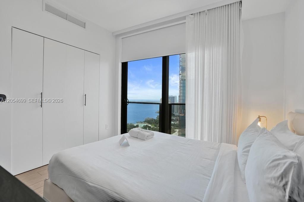 For Sale: $600,000 (0 beds, 1 baths, 357 Square Feet)