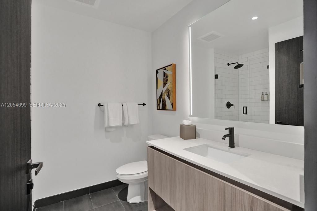 For Sale: $600,000 (0 beds, 1 baths, 357 Square Feet)