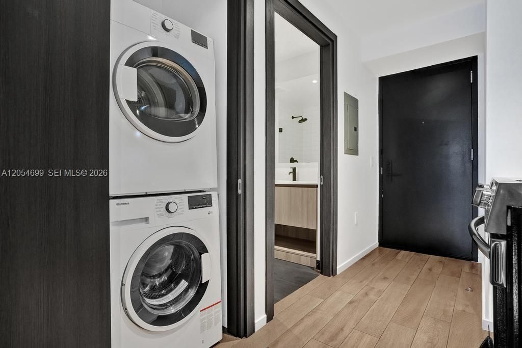 For Sale: $600,000 (0 beds, 1 baths, 357 Square Feet)