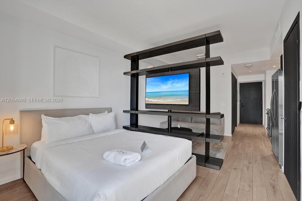 For Sale: $600,000 (0 beds, 1 baths, 357 Square Feet)