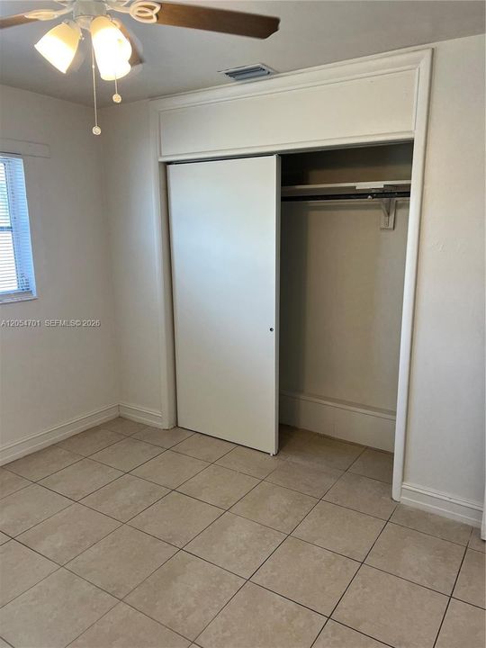 В аренду: $1,800 (2 спален, 1 ванн, 12626 Квадратных фут)