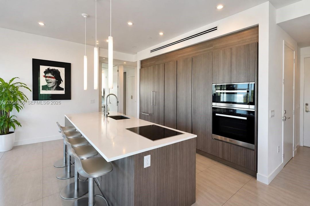 В аренду: $12,000 (3 спален, 3 ванн, 2387 Квадратных фут)