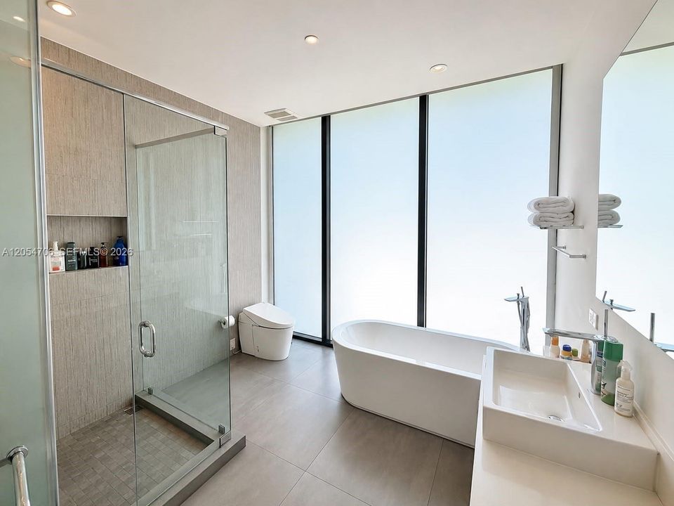 В аренду: $12,000 (3 спален, 3 ванн, 2387 Квадратных фут)