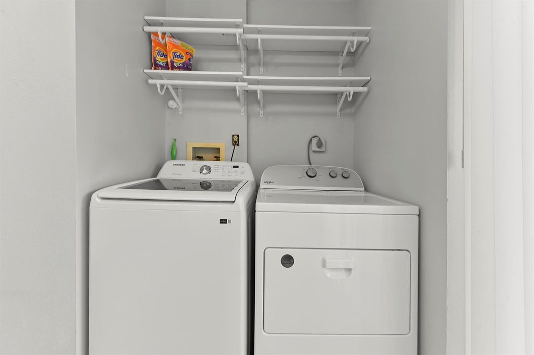 20 Laundry Room 01