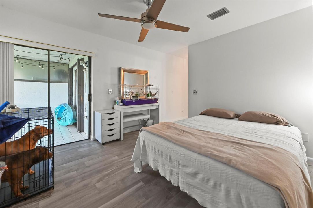 14 Bedroom 04