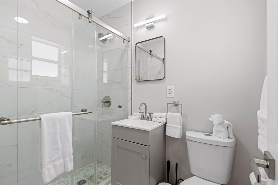 UNIT 5 BATHROOM