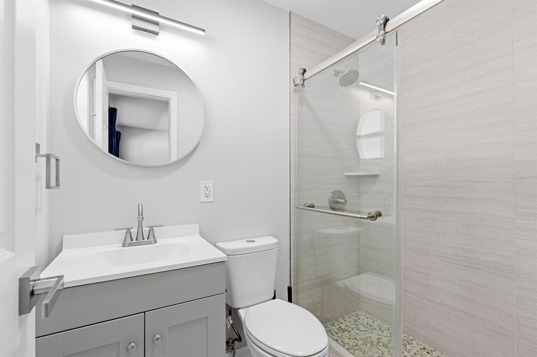 UNIT 9 BATHROOM 2