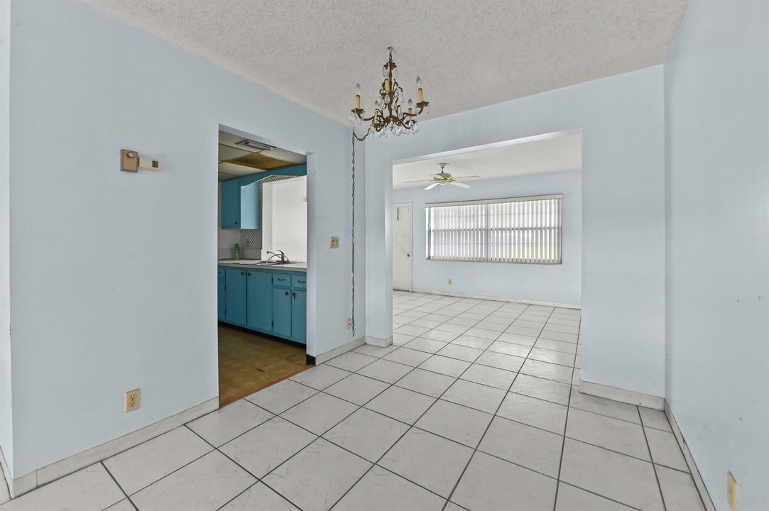 06 Dining room 01