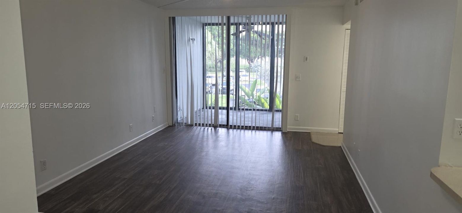 For Rent: $1,800 (2 beds, 2 baths, 890 Square Feet)