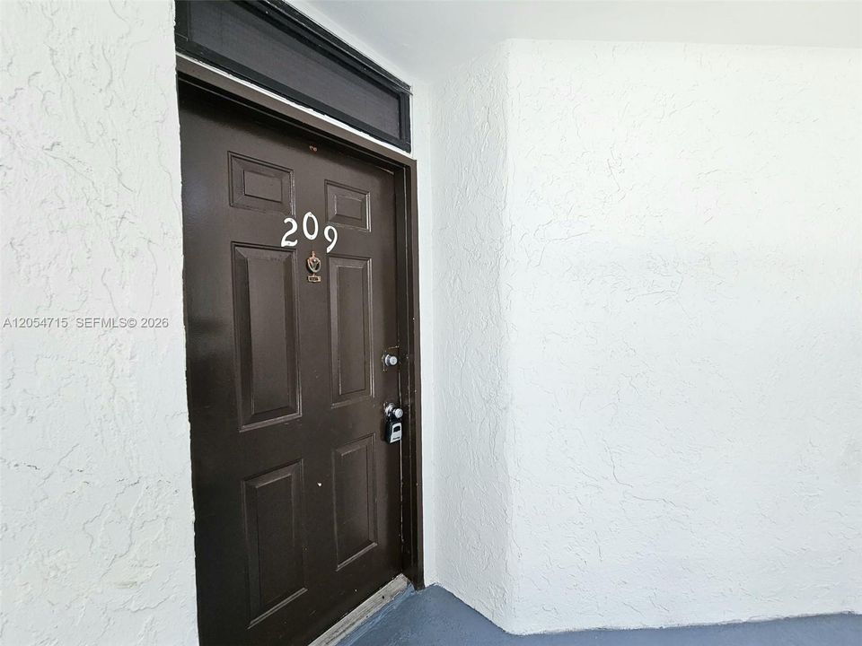 For Rent: $1,800 (2 beds, 2 baths, 890 Square Feet)