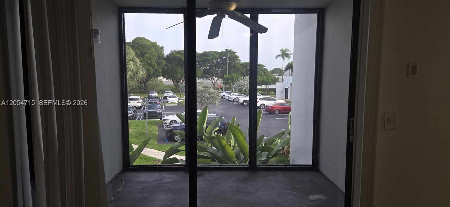 For Rent: $1,800 (2 beds, 2 baths, 890 Square Feet)