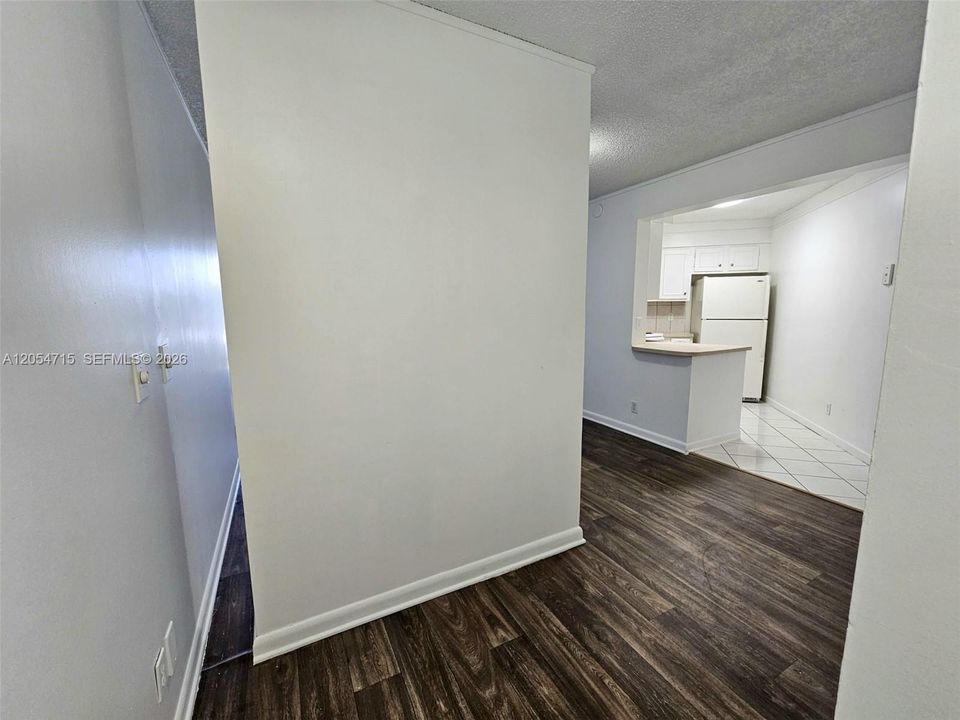 For Rent: $1,800 (2 beds, 2 baths, 890 Square Feet)