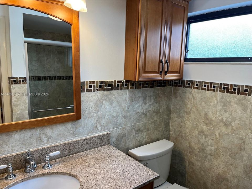 На продажу: $359,900 (2 спален, 2 ванн, 1020 Квадратных фут)