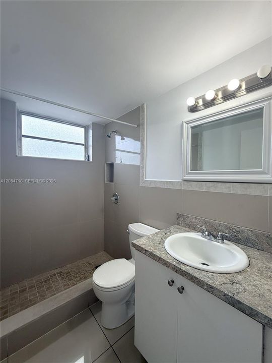 В аренду: $2,295 (2 спален, 1 ванн, 950 Квадратных фут)
