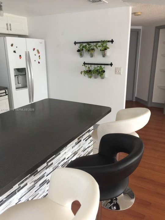En Renta: $2,300 (2 camas, 2 baños, 1036 Pies cuadrados)