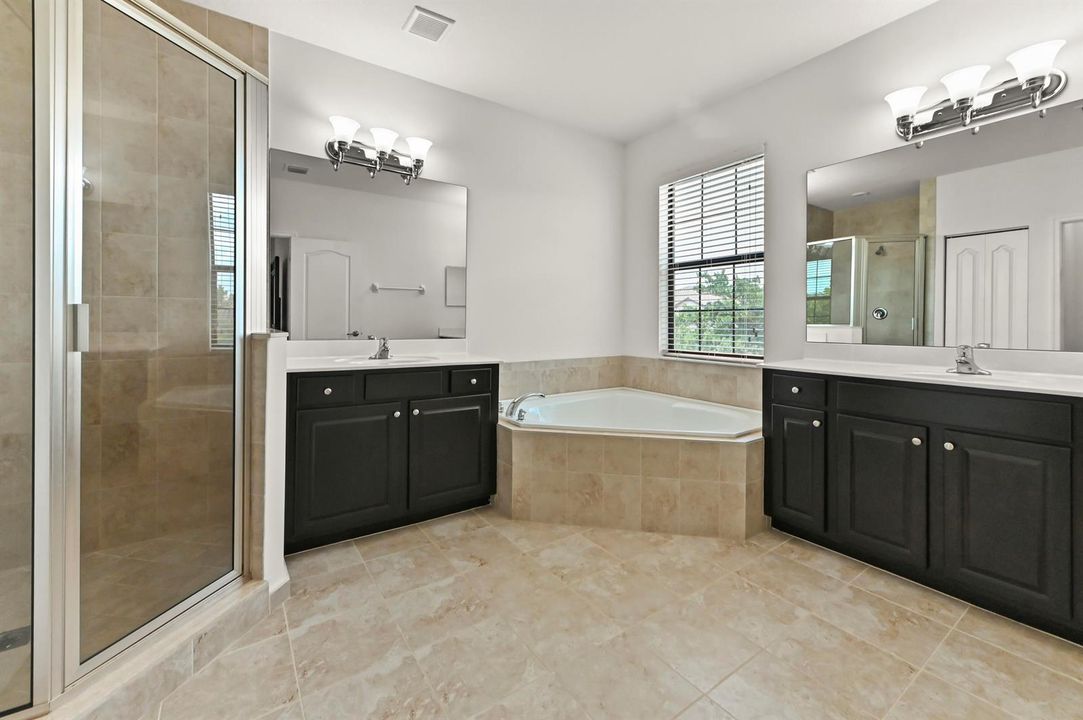 26 Bathroom 01