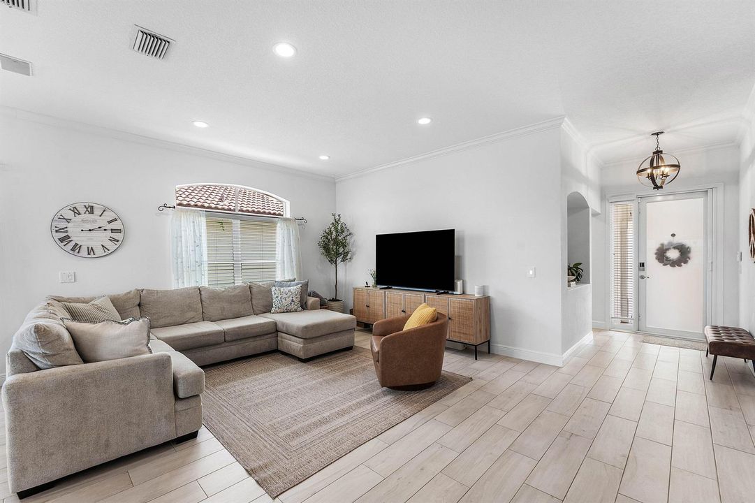 008-3724CocoLakeDrive-CoconutCreek-FL-33