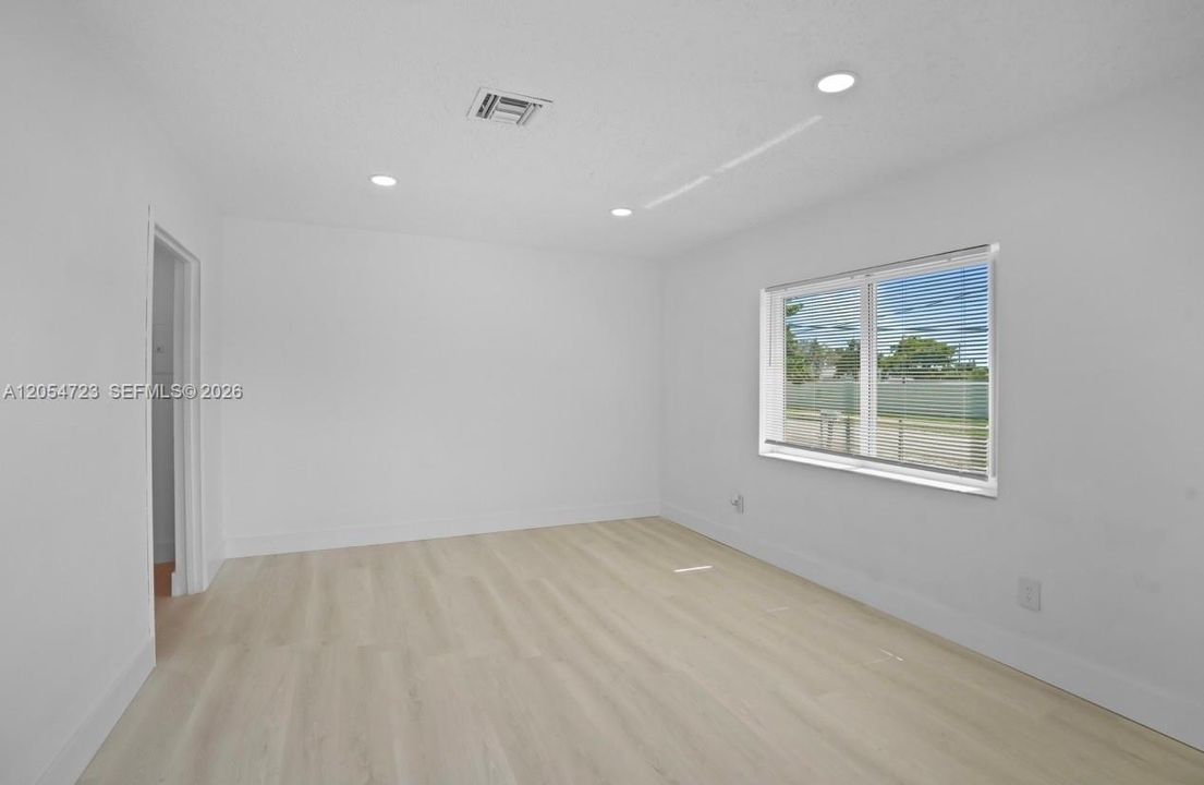 En Venta: $635,000 (0 camas, 0 baños, 1454 Pies cuadrados)