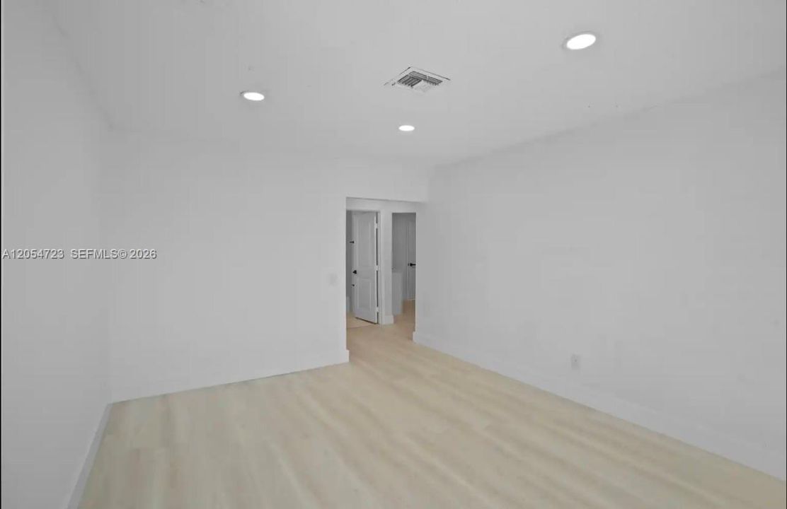 En Venta: $635,000 (0 camas, 0 baños, 1454 Pies cuadrados)